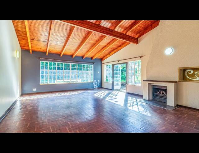 4 BEDROOM HOUSE FOR SALE IN LOMBARDY EAST